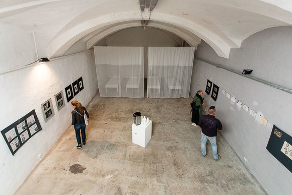 Standard large galleryluda speech in a dream exhibition